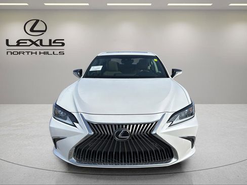 Used 2019 Lexus ES 350 w/ Premium Package FWD image 2