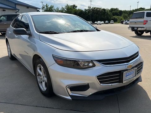 Used 2018 Chevrolet Malibu LS FWD image 24