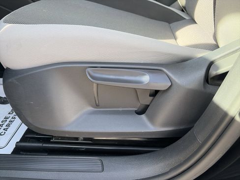 Certified 2022 Volkswagen Taos S AWD/4WD image 18