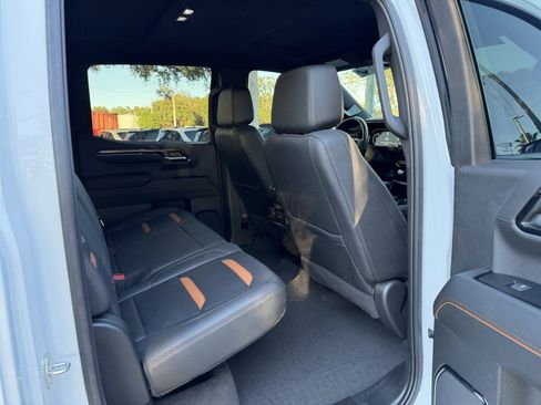 Used 2023 GMC Sierra 1500 AT4 w/ Technology Package image 32