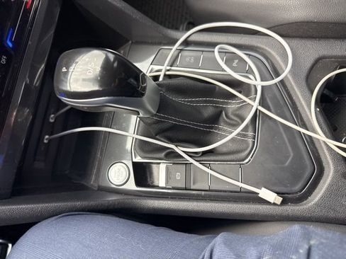 Used 2023 Volkswagen Tiguan SE R-Line image 23