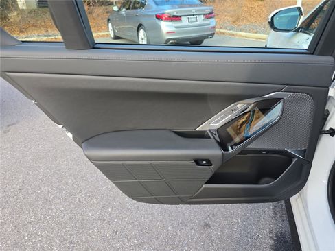 Used 2024 BMW 740i image 14