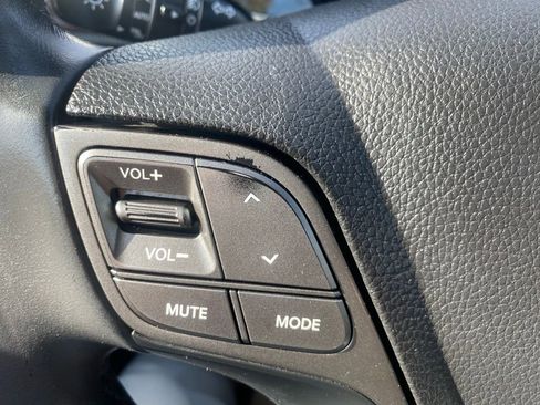 Used 2018 Hyundai Santa Fe Sport image 18