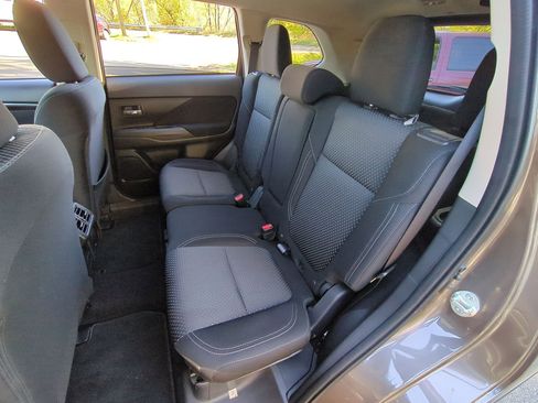 Used 2020 Mitsubishi Outlander ES image 82