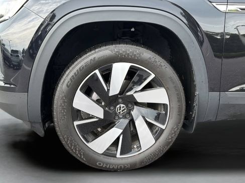 Used 2024 Volkswagen Atlas Cross Sport SE FWD image 37
