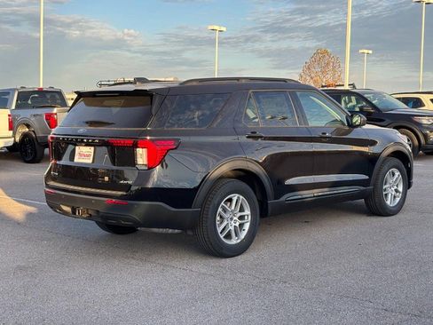 New 2026 Ford Explorer Active image 3