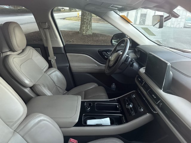 Used 2020 Lincoln Aviator Reserve w/ Equipment Group 202A AWD/4WD image 4