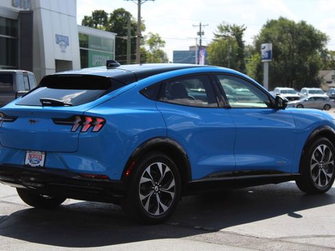 Used 2022 Ford Mustang Mach-E Premium image 7