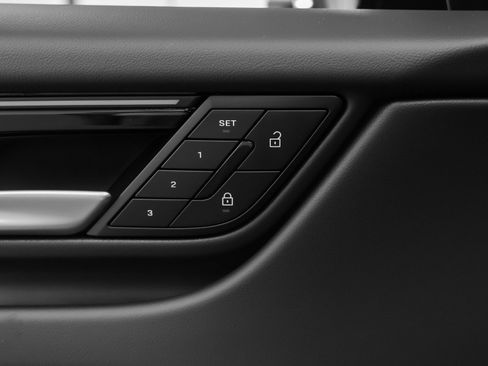 Certified 2025 Porsche Macan 4 Electric image 28