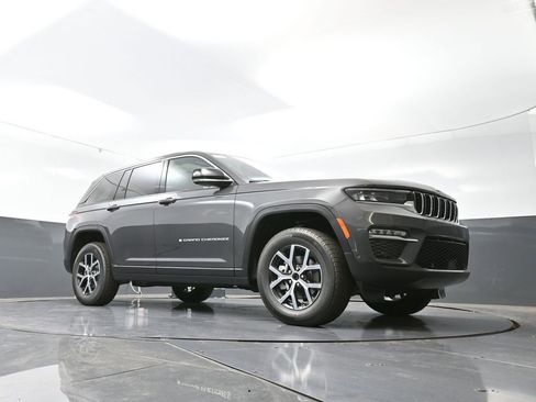 New 2025 Jeep Grand Cherokee Limited w/ Luxury Tech Group II image 48
