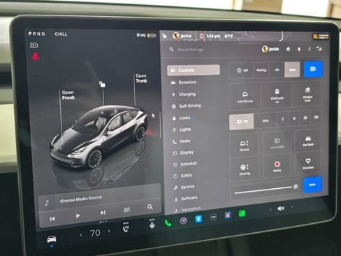 Used 2023 Tesla Model Y Long Range AWD/4WD image 27