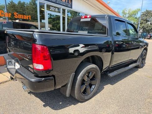 Used 2019 RAM 1500 Classic SLT w/ Black Appearance Group AWD/4WD image 8
