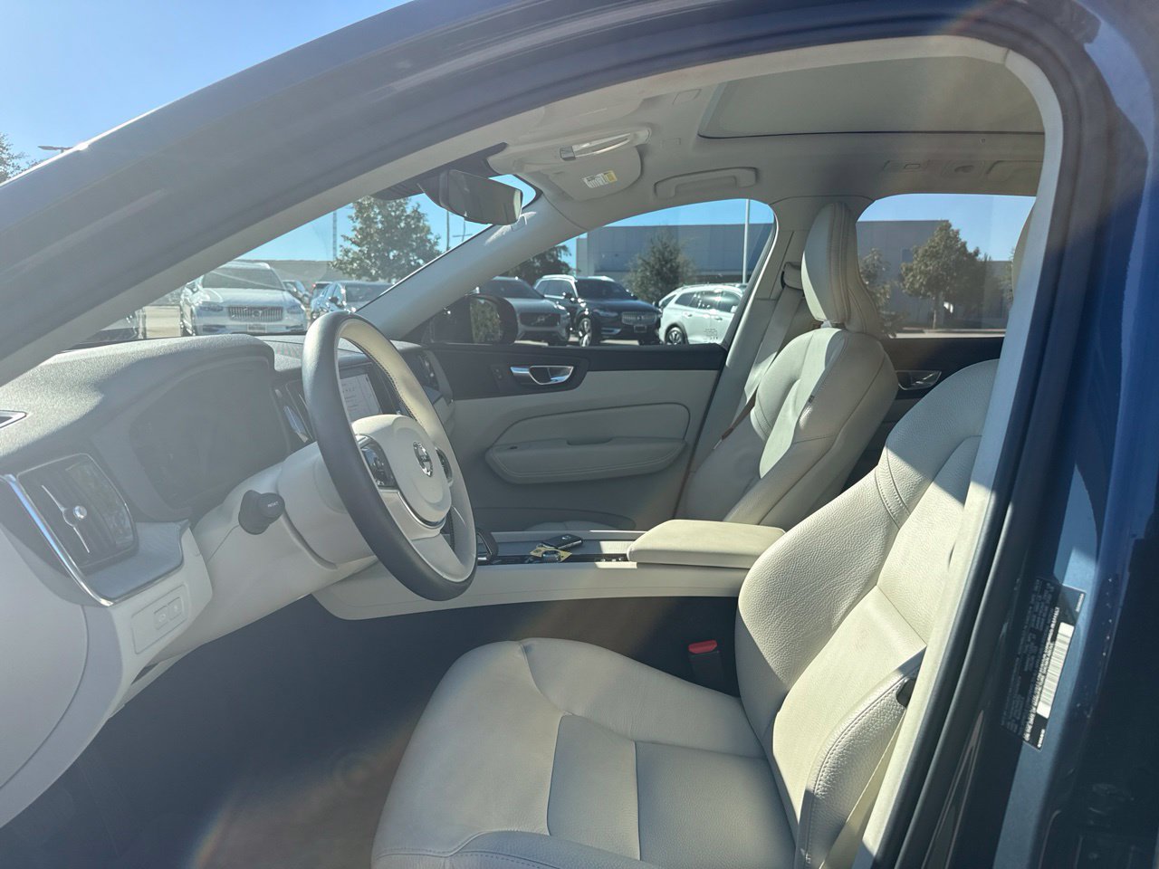 Used 2025 Volvo XC60 T8 Plus w/ Protection Package Premier AWD/4WD image 18