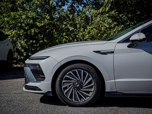 Used 2024 Hyundai Sonata Limited image 5