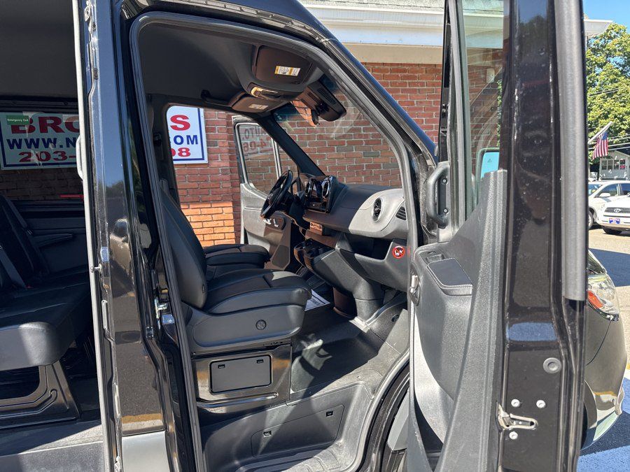 Used 2020 Mercedes-Benz Sprinter 2500 image 19