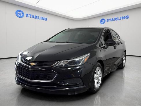 Used 2017 Chevrolet Cruze LT w/ Convenience Package FWD image 15