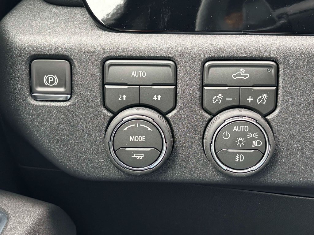 New 2026 Chevrolet Silverado 1500 RST w/ LPO, Dark Essentials Package AWD/4WD image 9