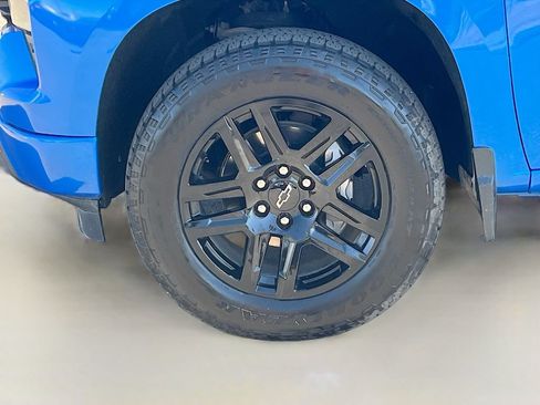 Used 2025 Chevrolet Silverado 1500 Custom w/ Turbomax Blackout Package AWD/4WD image 29