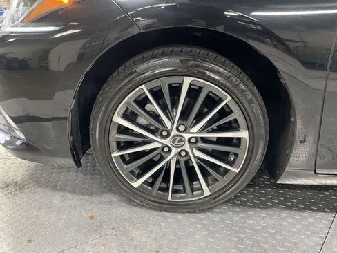 Used 2022 Lexus ES 300h 300h image 10