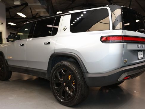 Used 2023 Rivian R1S Adventure image 5