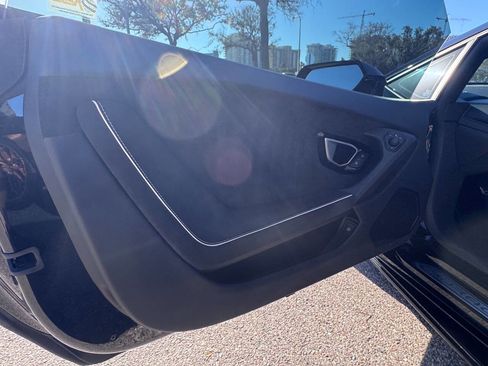 Used 2022 Lamborghini Huracan EVO image 65