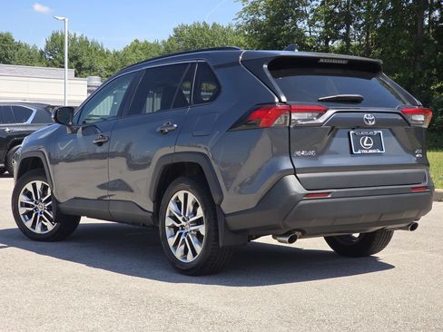 Used 2021 Toyota RAV4 XLE Premium AWD/4WD image 7
