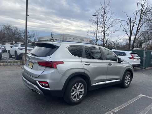 Used 2020 Hyundai Santa Fe SE image 17