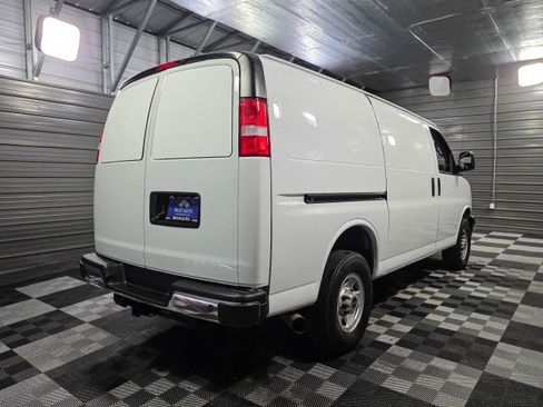 Used 2021 GMC Savana 2500 w/ Driver Convenience Package image 5