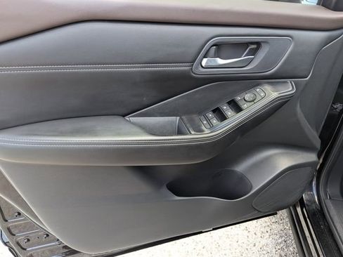 Certified 2023 Nissan Rogue SV w/ SV Premium B Package image 18