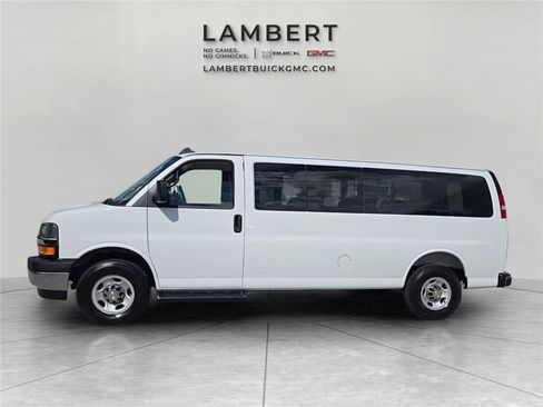 Used 2025 Chevrolet Express 3500 LT w/ LT Preferred Equipment Group RWD image 2