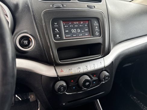 Used 2019 Dodge Journey SE w/ Premium Group FWD image 19