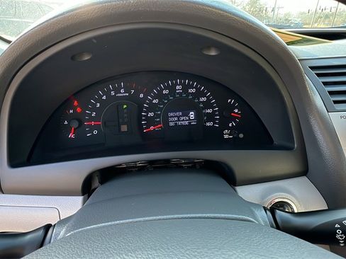 Used 2011 Toyota Camry SE image 25