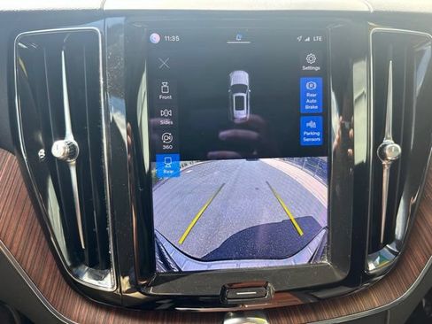Certified 2023 Volvo XC60 B5 Plus AWD/4WD image 24