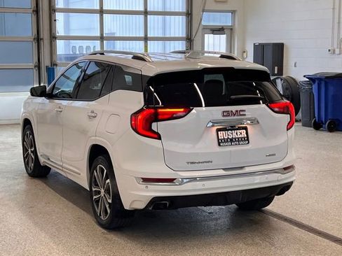 Used 2020 GMC Terrain Denali w/ Denali Premium Package AWD/4WD image 7