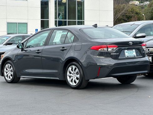Used 2025 Toyota Corolla LE image 5