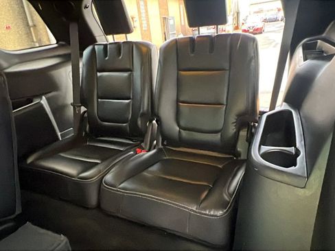 Used 2016 Ford Explorer Limited image 29