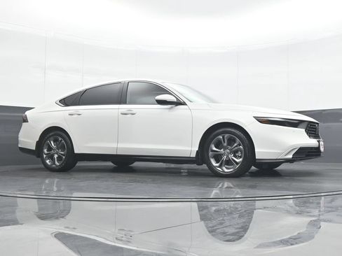 Used 2023 Honda Accord EX-L image 32