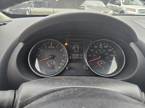 Used 2011 Nissan Rogue SV w/ SL Pkg image 11