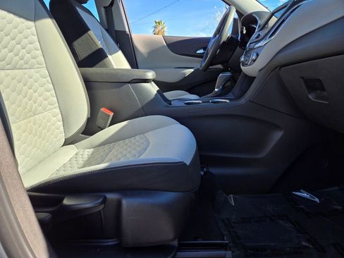 Used 2020 Chevrolet Equinox LS image 15