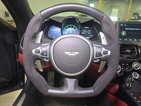 Used 2021 Aston Martin V8 Vantage Roadster RWD image 7