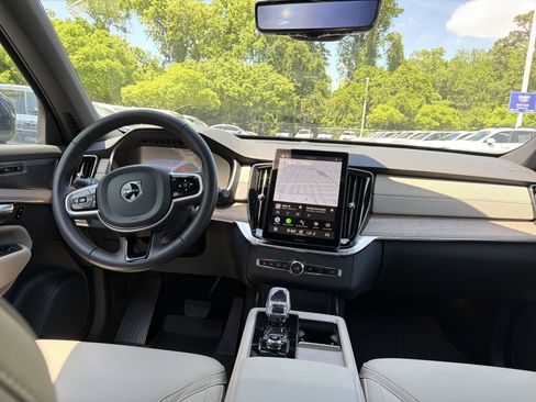 Used 2026 Volvo XC90 B6 Plus w/ Protection Package Premier image 30