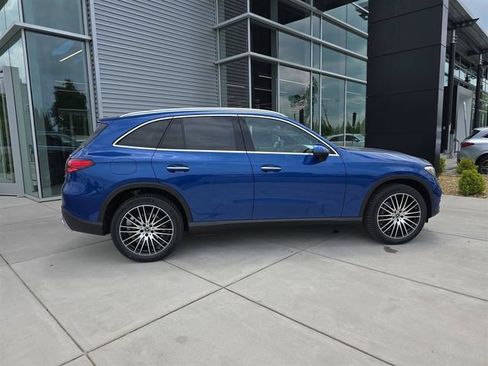Certified 2025 Mercedes-Benz GLC 300 4MATIC image 2