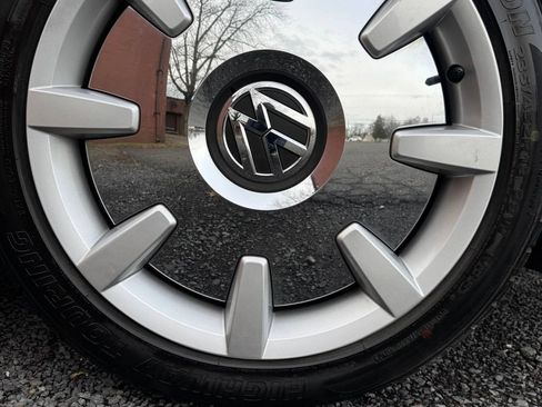 Used 2013 Volkswagen Beetle 2.5 FWD image 81
