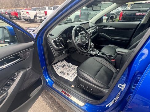 Used 2023 Kia Seltos EX AWD/4WD image 6