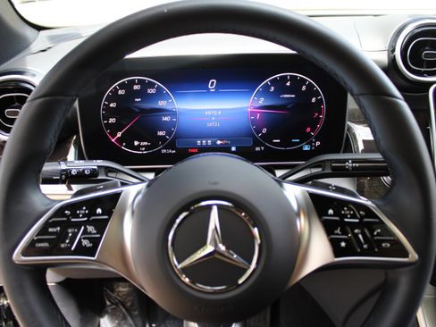 Used 2025 Mercedes-Benz GLC 300 GLC 300 image 15