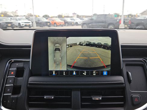 Used 2024 Chevrolet Tahoe Z71 w/ Luxury Package image 18