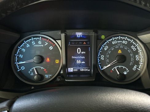 Used 2019 Toyota Tacoma TRD Off-Road image 22