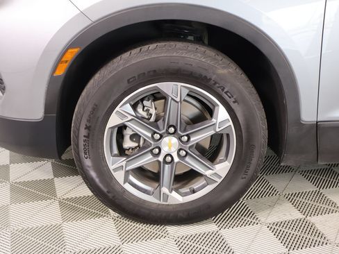Used 2025 Chevrolet Blazer LT FWD image 17