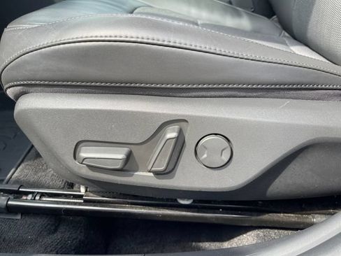 Used 2024 Kia Niro EX FWD image 30