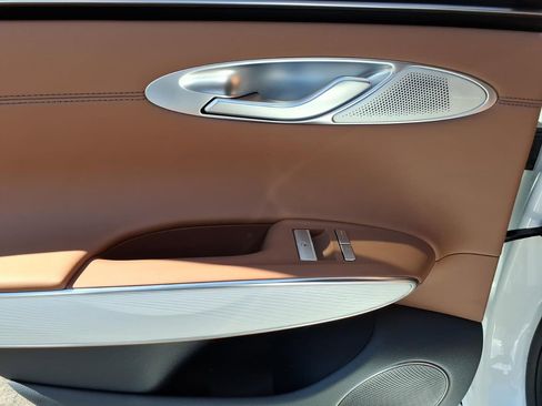 New 2026 Genesis GV70 2.5T Advanced AWD/4WD image 9